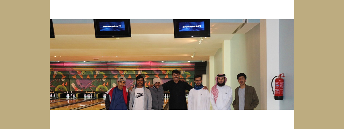 English Club Hits the Pins and the Pool to Celebrate Contest Winners